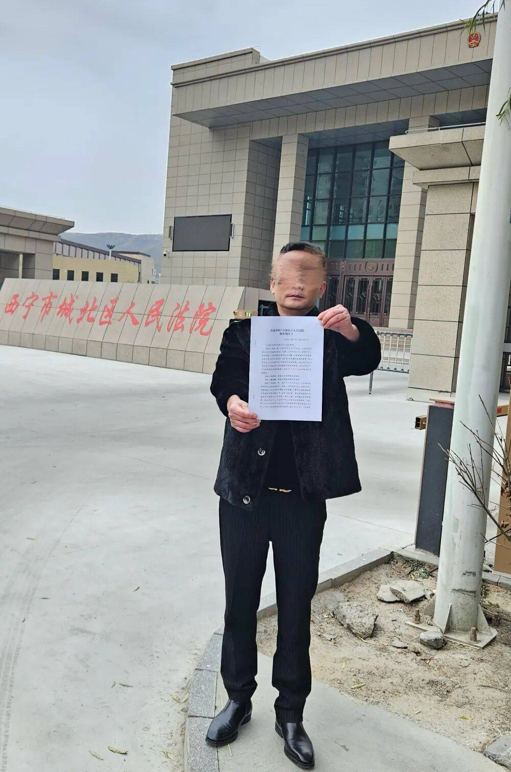 皇冠登3管理出租
_母亲派出所里遭民警责骂皇冠登3管理出租
,男子插话后被拖进女厕群殴:涉案民警获刑8个月,两名辅警缓刑