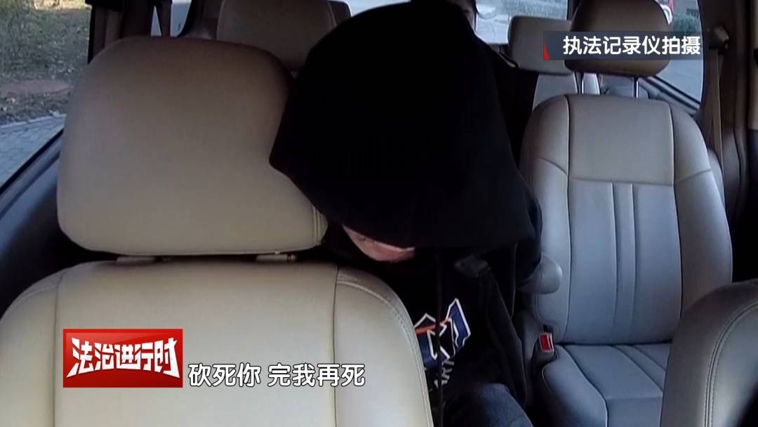 皇冠信用网代理
_北京警方刑拘4人:父亲带着儿子和女儿“扫楼式盗窃快递”