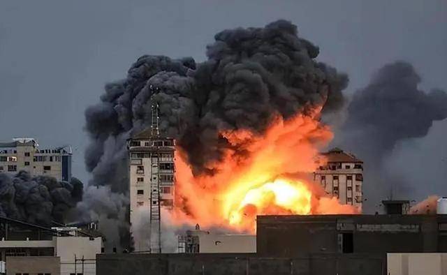 美国 vs 澳大利亚_刚上任就受重伤美国 vs 澳大利亚，伊朗新领袖至今没露面，或要重演父亲哈梅内伊的惨剧？